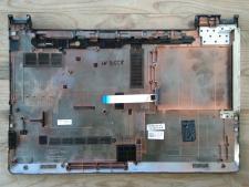 Нижня частина Dell&nbsp;Inspiron&nbsp;15&nbsp;3552